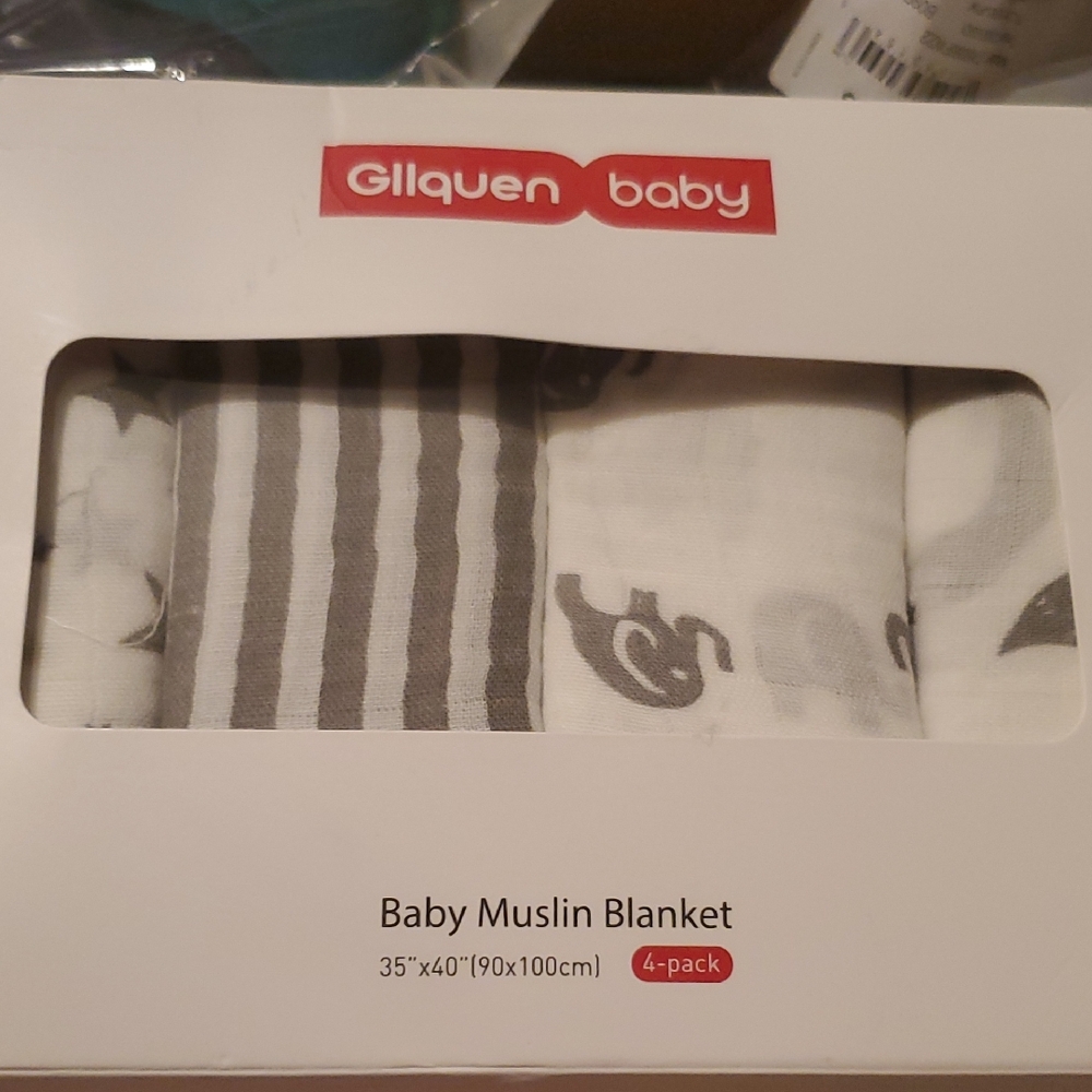 Gray and White Muslin Blanket 4-Pack